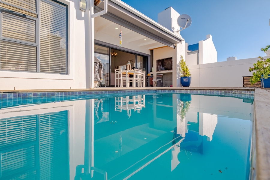 3 Bedroom Property for Sale in Sandbaai Western Cape